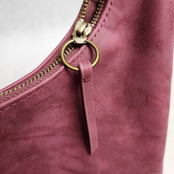 Shoulder bag Hobo bag Burgundy Vegan leather Plum color UNIVERSAL THREAD - Picture 8 of 15